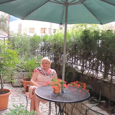 Apartment Vake Tbilisi Buitenkant foto