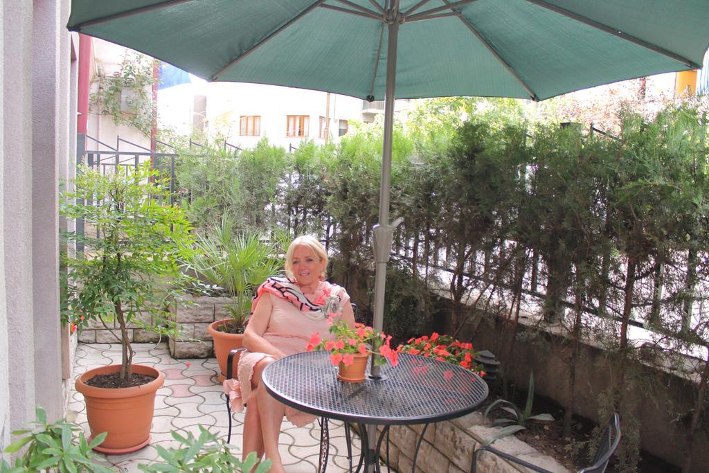 Apartment Vake Tbilisi Buitenkant foto